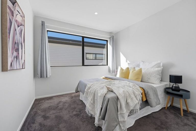 Photo of property in 9 Pihoihoi Place, Hobsonville, Auckland, 0616