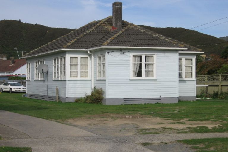 Photo of property in 14 Hughes Crescent, Taita, Lower Hutt, 5011