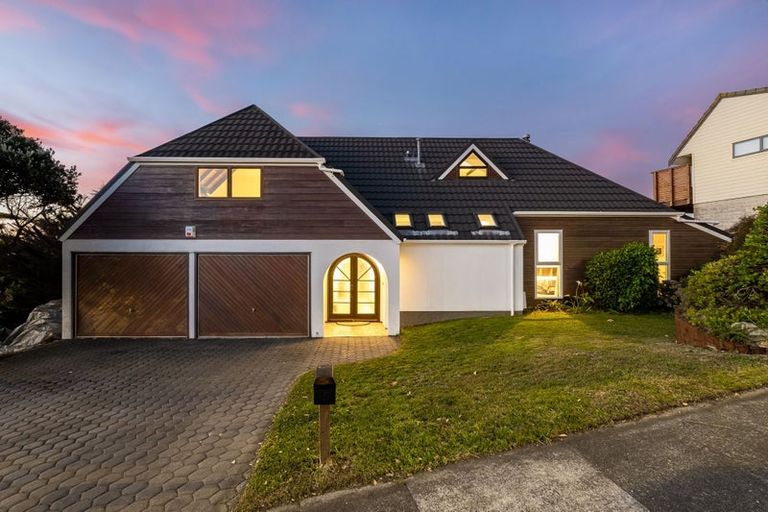 Photo of property in 15 Mercury Way, Whitby, Porirua, 5024