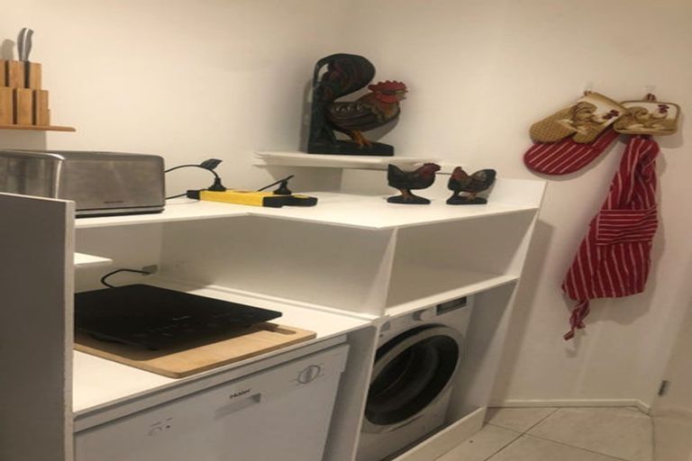 Photo of property in 850 East Coast Road, Oteha, Auckland, 0630