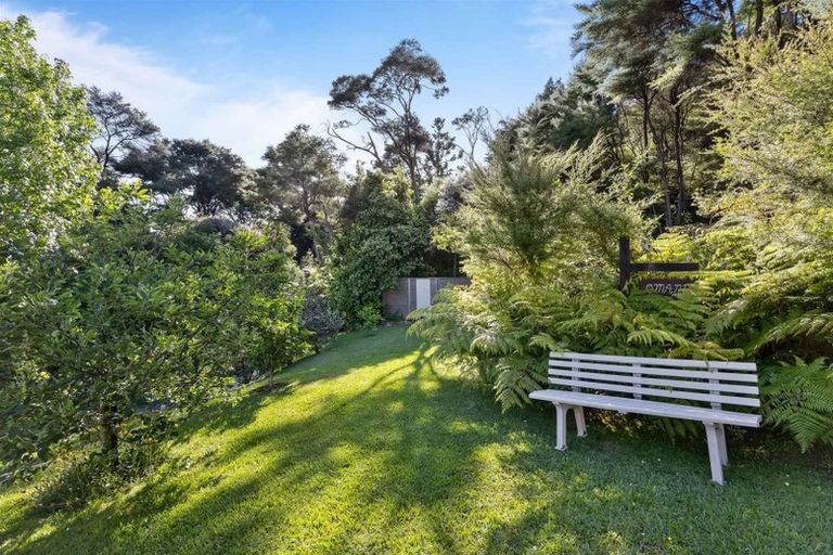 Photo of property in 127 Whangaparaoa Road, Red Beach, 0932