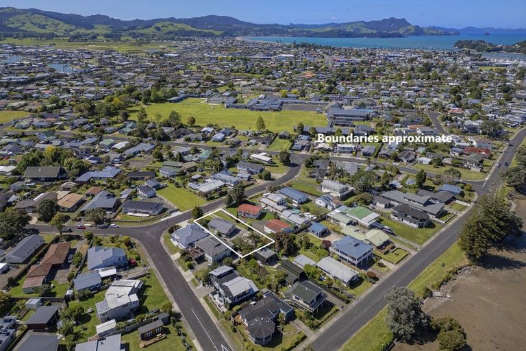 Photo of property in 92 Catherine Crescent, Whitianga, 3510