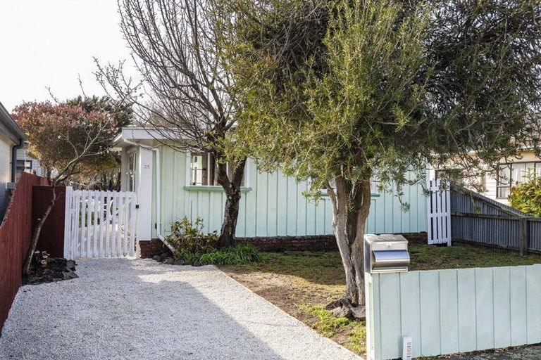 Photo of property in 35 Colenso Street, Sumner, Christchurch, 8081