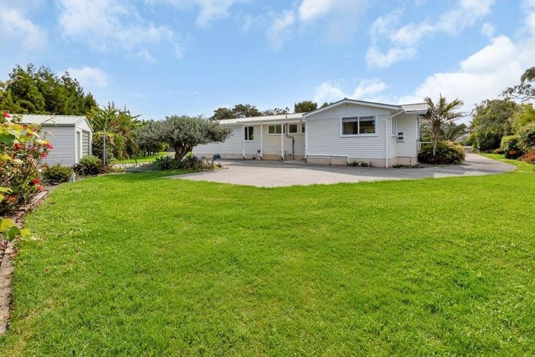 Photo of property in 725 One Tree Point Road, Ruakaka, Whangarei, 0171