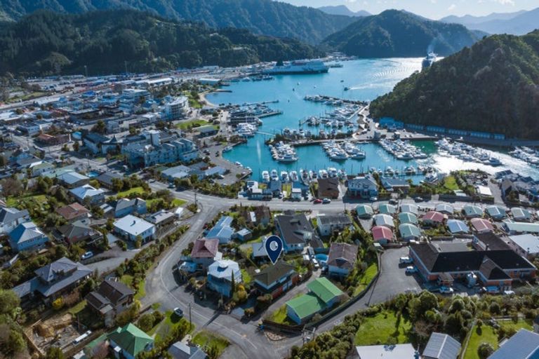 Photo of property in 6a Seaview Crescent, Picton, 7220