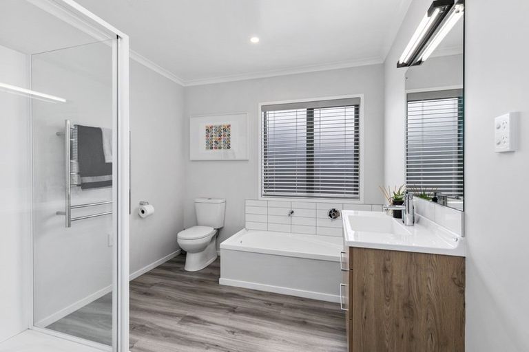 Photo of property in 14 Buddle Road, Wallaceville, Upper Hutt, 5018