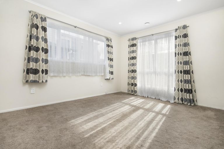 Photo of property in 4 Lincoln Road, Manurewa East, Auckland, 2102