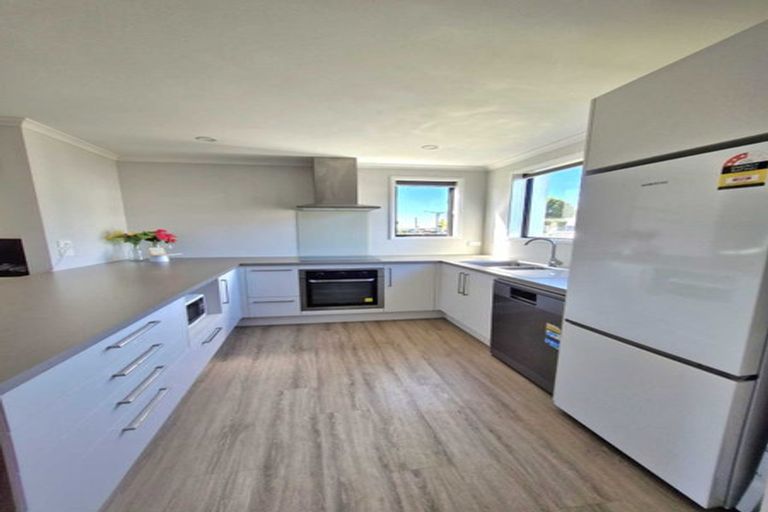 Photo of property in 29 Discovery Place, Marfell, New Plymouth, 4310