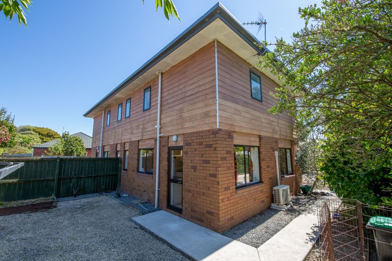 Photo of property in 51a Shackleton Street, New Brighton, Christchurch, 8061