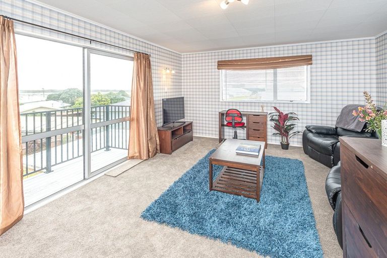 Photo of property in 19 Cross Street, Castlecliff, Whanganui, 4501