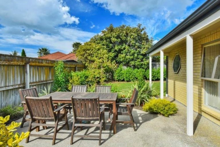 Photo of property in 10 Glencalder Place, Wattle Downs, Auckland, 2103