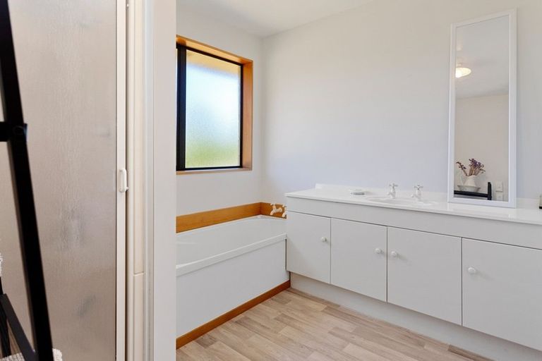 Photo of property in 152 Omihi Road, Waipara, Amberley, 7483