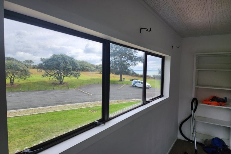 Photo of property in 1274 Whangaparaoa Road, Army Bay, Whangaparaoa, 0930