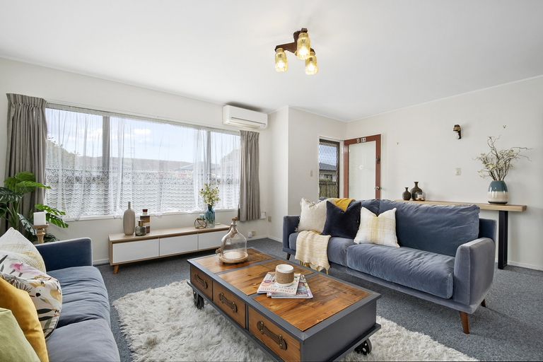 Photo of property in 2/31 Ti Nana Crescent, Henderson, Auckland, 0610