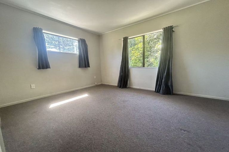 Photo of property in 1/21 Lowtherhurst Road, Massey, Auckland, 0614