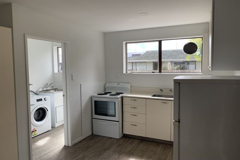 Photo of property in 2/32 Prestons Road, Redwood, Christchurch, 8051