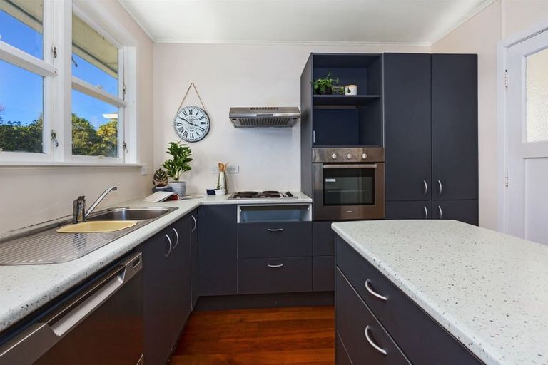 Photo of property in 11 D'urville Street, Cannons Creek, Porirua, 5024