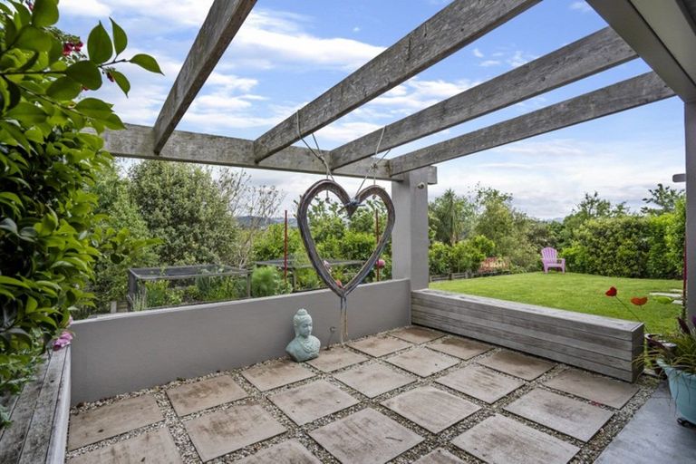 Photo of property in 114 Te Pamahue Drive, Whangamata, 3620