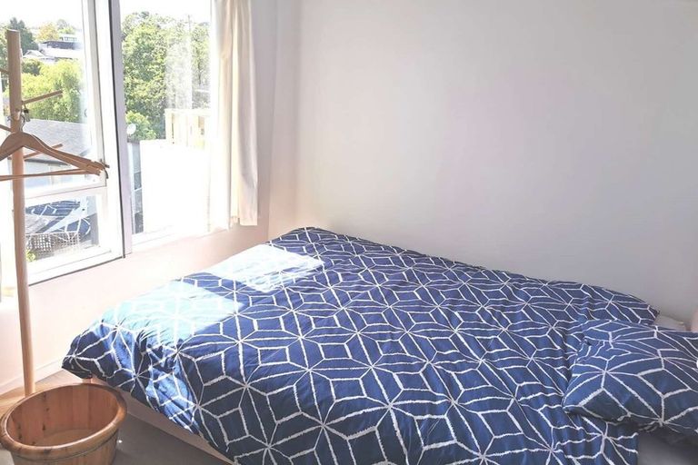 Photo of property in 685 Beach Road, Rothesay Bay, Auckland, 0630