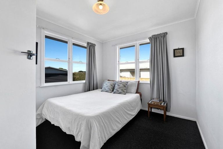 Photo of property in 111 Puriri Street, Hawera, 4610