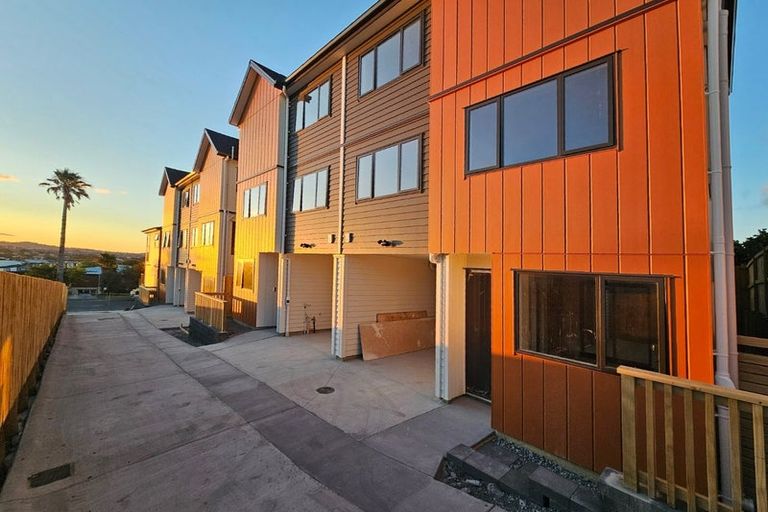 Photo of property in 8 Lewis Road, Pakuranga, Auckland, 2010