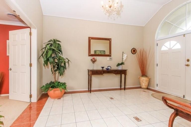 Photo of property in 5 Braystones Place, Northpark, Auckland, 2013