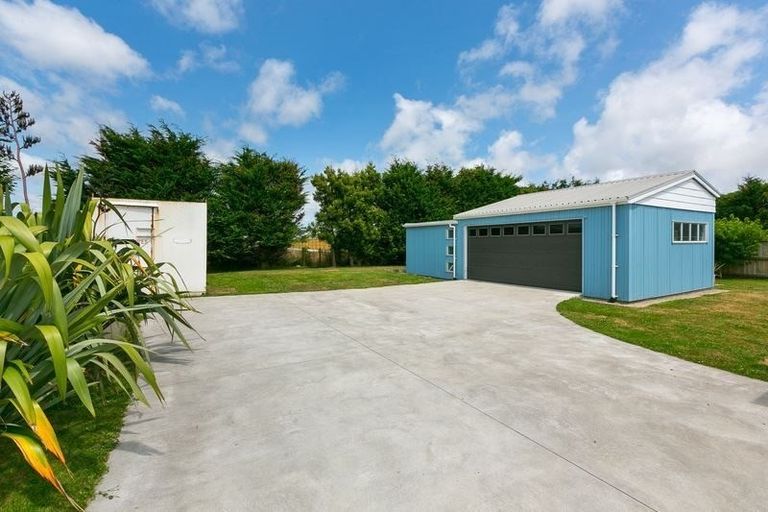 Photo of property in 5 Cross Street, Lepperton, New Plymouth, 4373