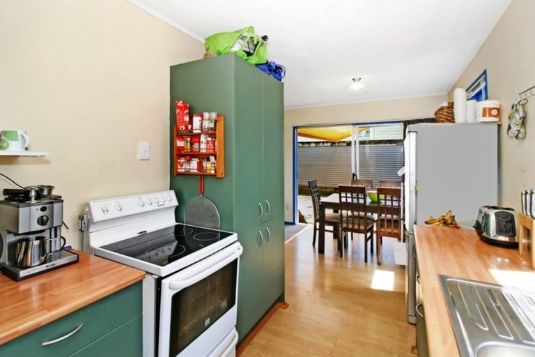 Photo of property in 4 Benbow Place, Westown, New Plymouth, 4310