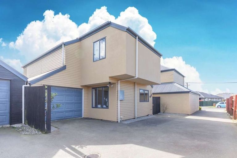 Photo of property in 33 Mary Street, Papanui, Christchurch, 8053