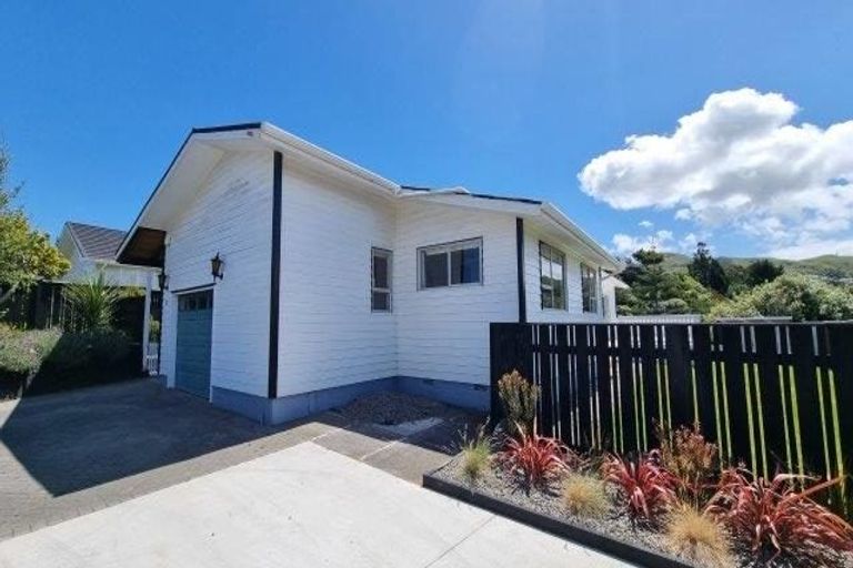 Photo of property in 31 Cranwell Street, Churton Park, Wellington, 6037