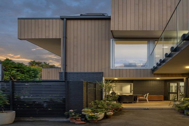 Photo of property in 102a Esplanade, Sumner, Christchurch, 8081