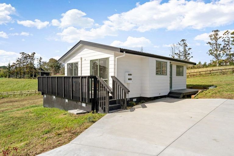 Photo of property in 233 Trigg Road, Kumeu, 0891
