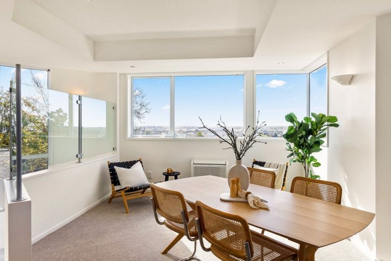 Photo of property in 1 Overdale Drive, Cashmere, Christchurch, 8022