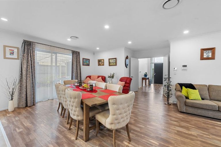 Photo of property in 587 Great South Road, Rosehill, Papakura, 2113