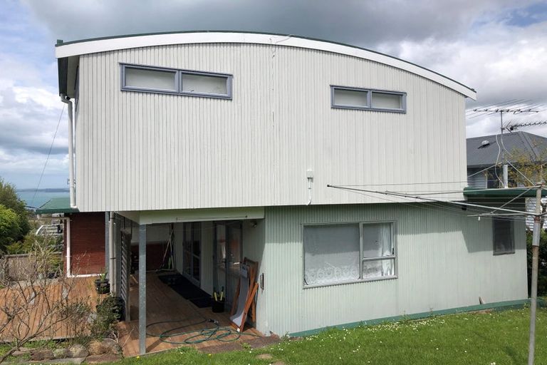 Photo of property in 8 Beacon Avenue, Campbells Bay, Auckland, 0630