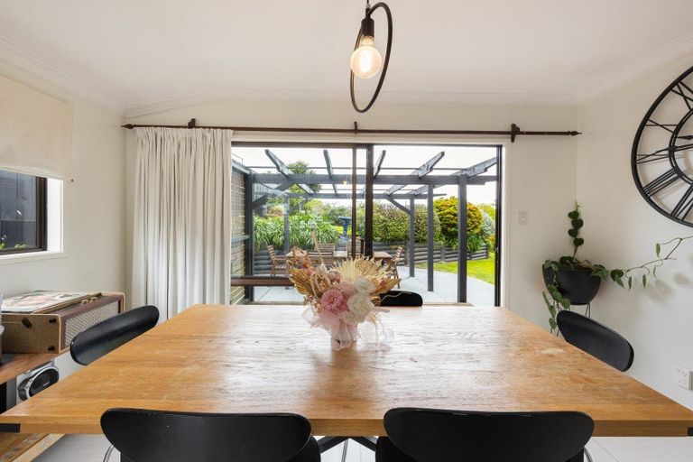 Photo of property in 43 Lachlan Drive, Dinsdale, Hamilton, 3204