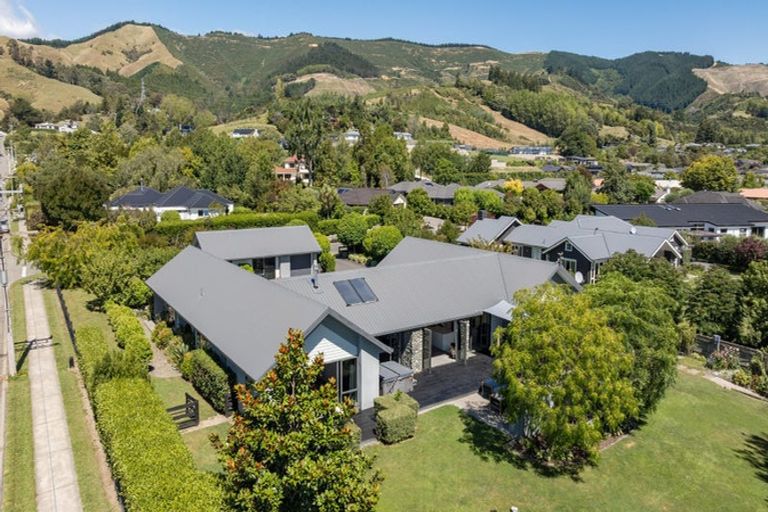 Photo of property in 2 Ashfield Place, Richmond, 7020