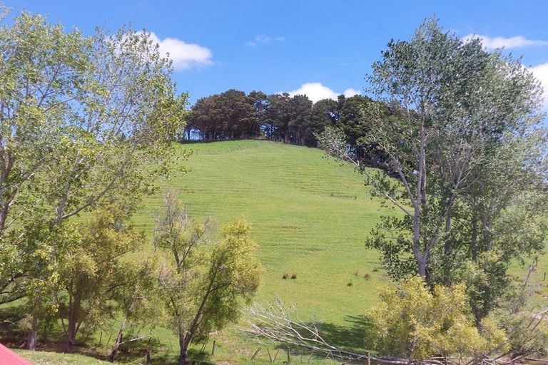 Photo of property in 54 Whakapirau Road, Maungaturoto, 0583