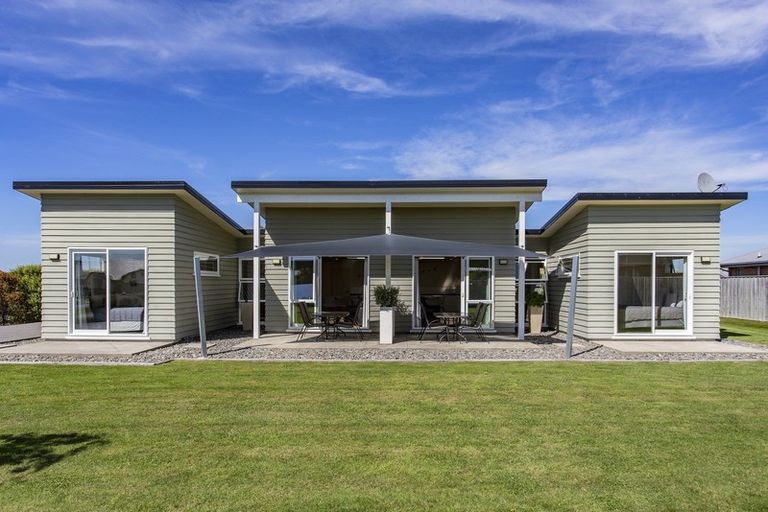 Photo of property in 1 Pemberton Drive, Amberley, 7410