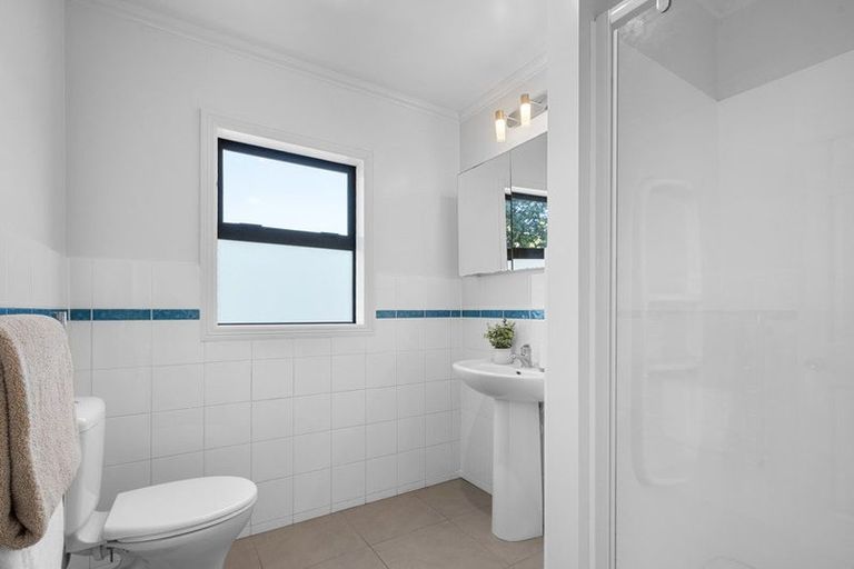 Photo of property in 1034 Scenic Drive North, Swanson, Auckland, 0816