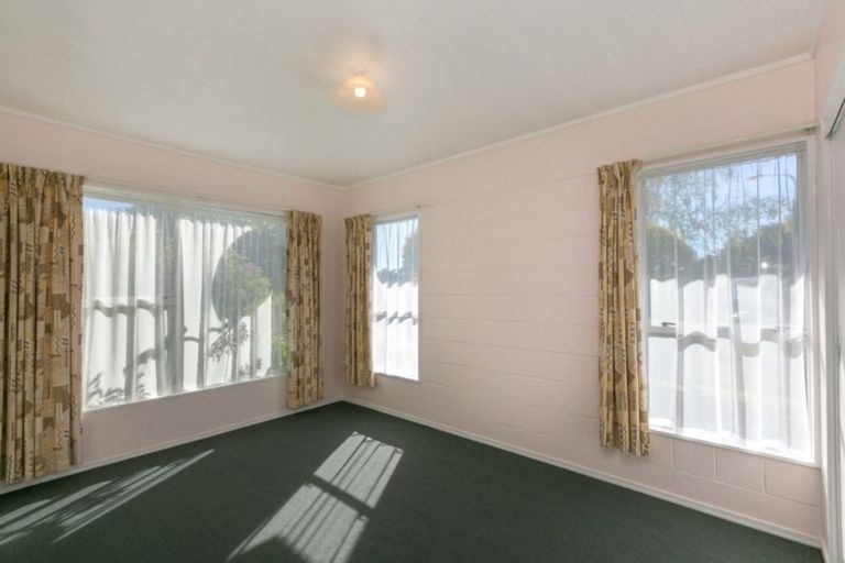 Photo of property in 50 Trelawney Crescent, Westown, New Plymouth, 4310