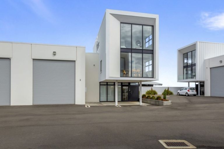 Photo of property in 2/86 Hurlstone Drive, Waiwhakaiho, New Plymouth, 4312