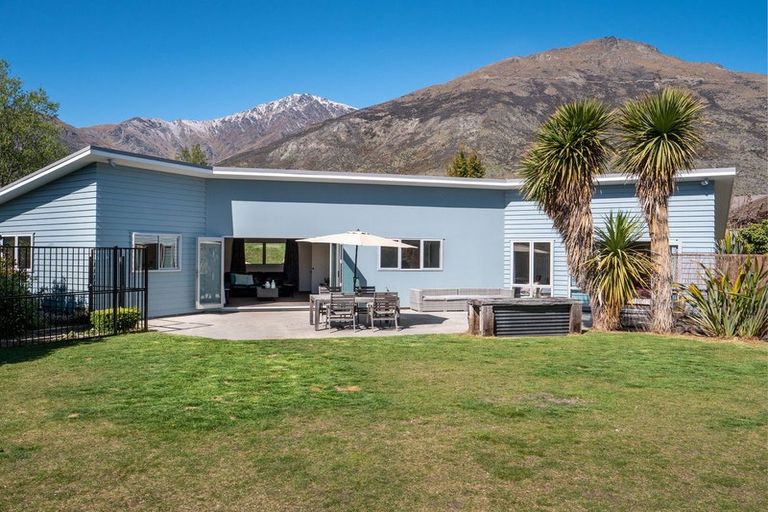 Photo of property in 8 Widgeon Place, Lake Hayes, Queenstown, 9304