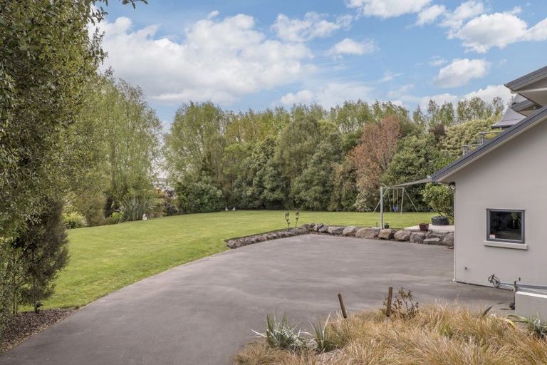 Photo of property in 32 Hyndhope Road, Kennedys Bush, Christchurch, 8025