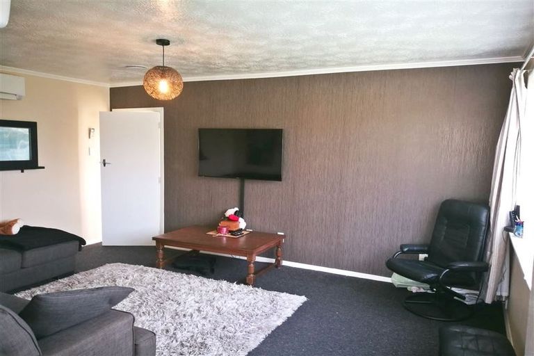 Photo of property in 175 Wainuiomata Road, Wainuiomata, Lower Hutt, 5014