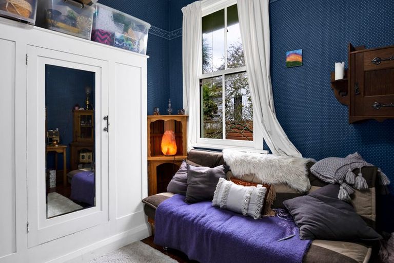 Photo of property in 237 South Road, Hawera, 4610