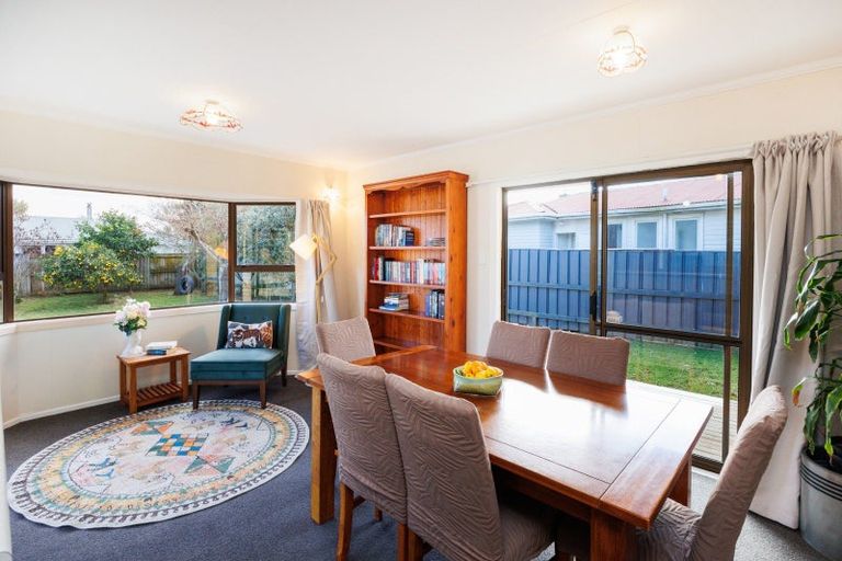 Photo of property in 2 Oban Place, Awapuni, Palmerston North, 4412