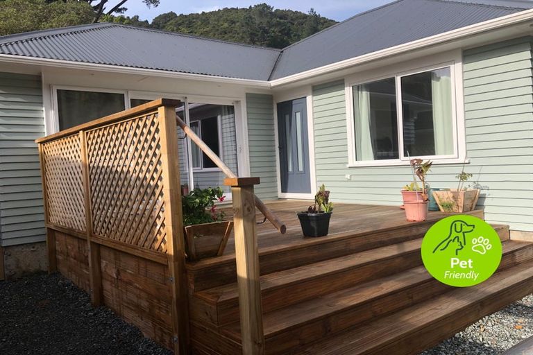 Photo of property in 39 Sunny Grove, Wainuiomata, Lower Hutt, 5014