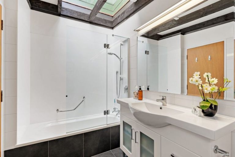 Photo of property in 7 Indira Place, Khandallah, Wellington, 6035