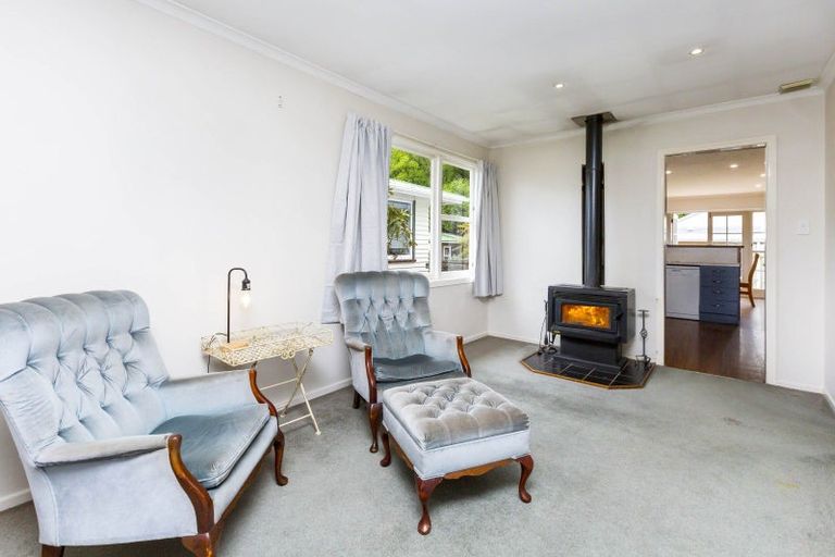 Photo of property in 14 Molloys Road, Te Marua, Upper Hutt, 5018